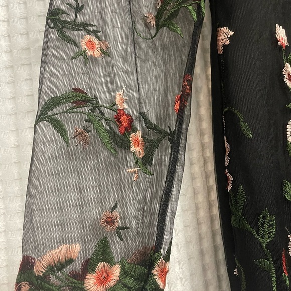 Flower Lace Dress | Size 10 - Picture 4 of 7